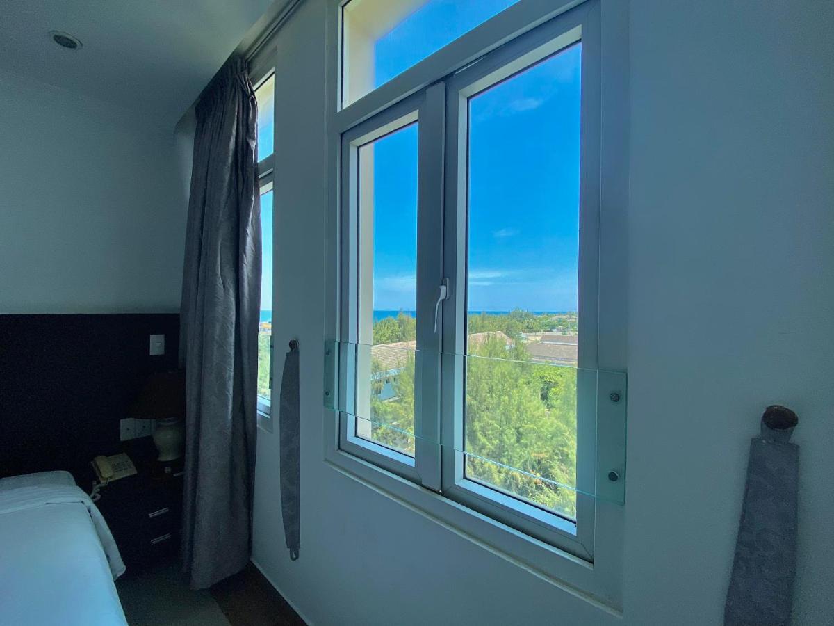 Queen Palace Sea View Hotel Дананг Экстерьер фото